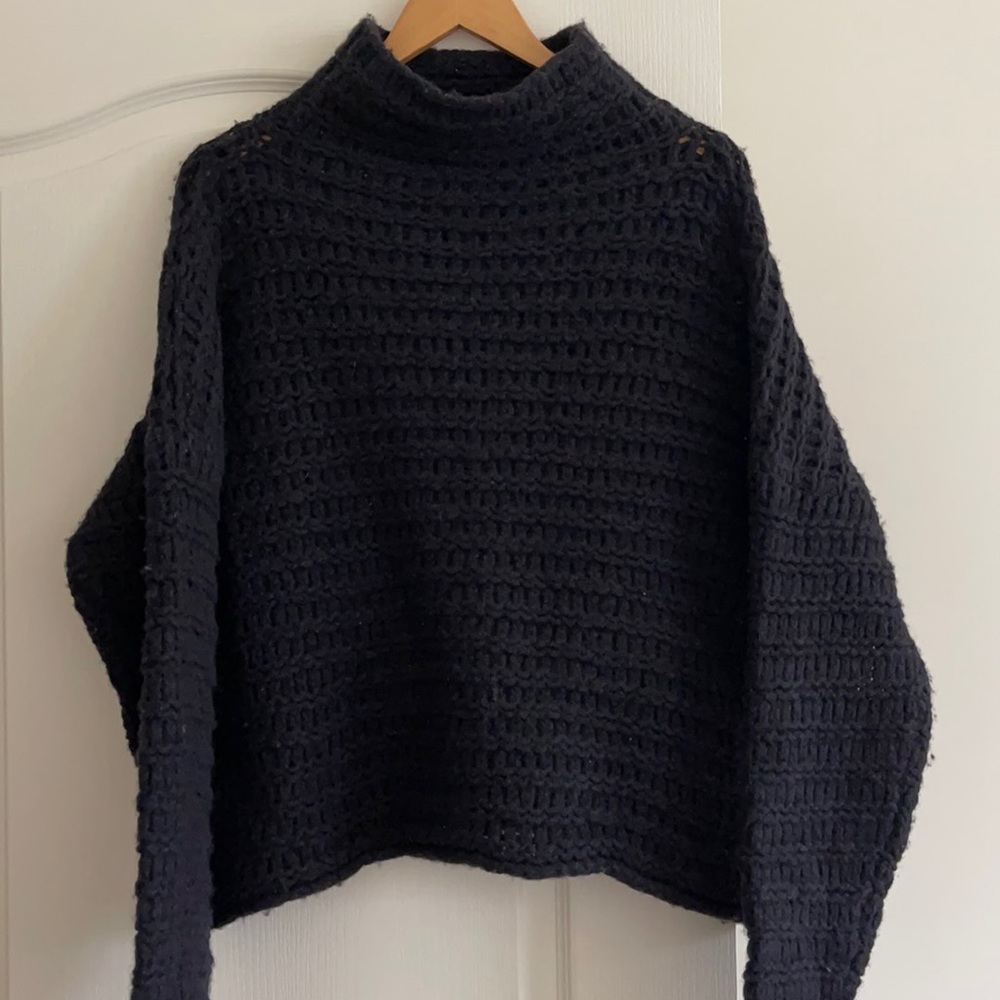 🖤Free People Crop Black Sweater